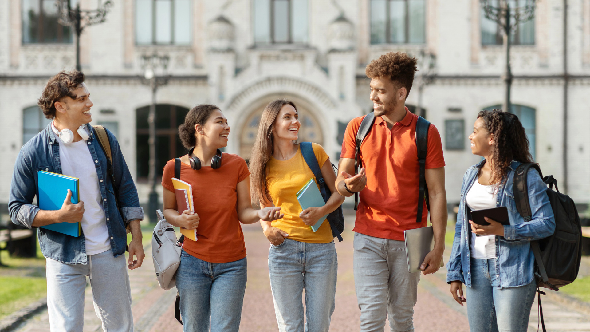 Educational Support for Families and Students on International Pathways
